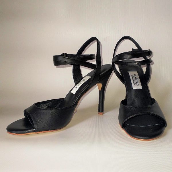 Black leather follower shoes